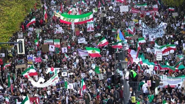 Experts debate who should lead Iran's opposition after regime change